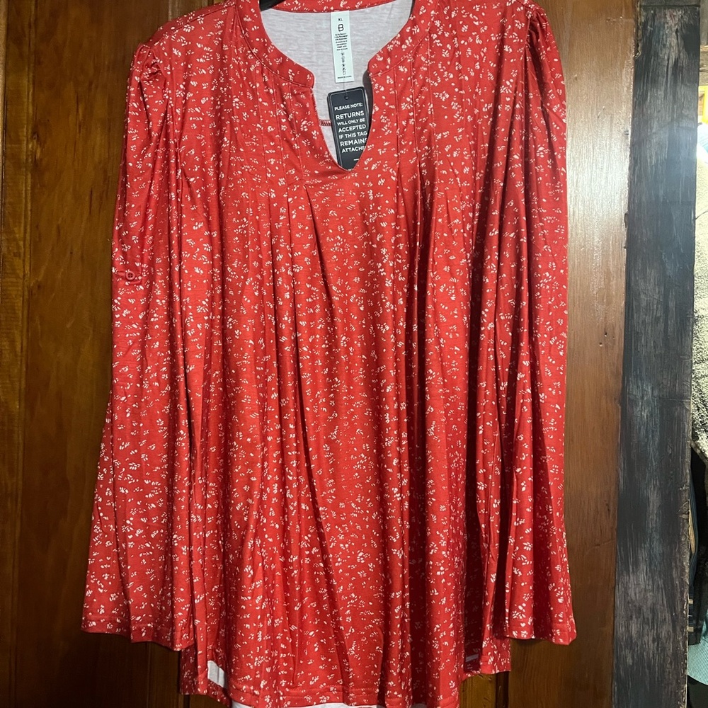 Blossom Jelly Brand Red Floral Blouse. NWT never worn.
